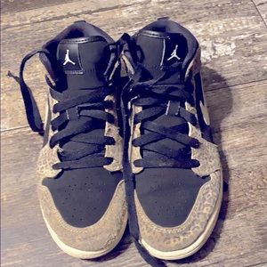 Nike air Jordan girls size 3y